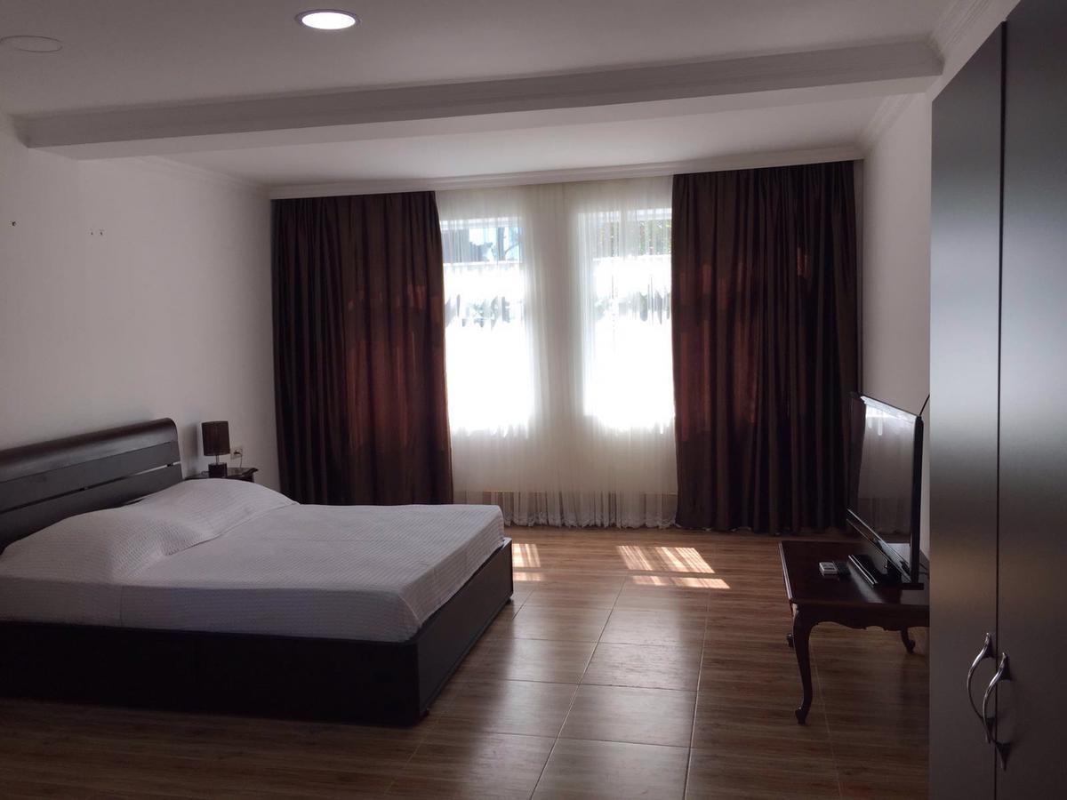 Hotel Simpatia Koboeleti Buitenkant foto
