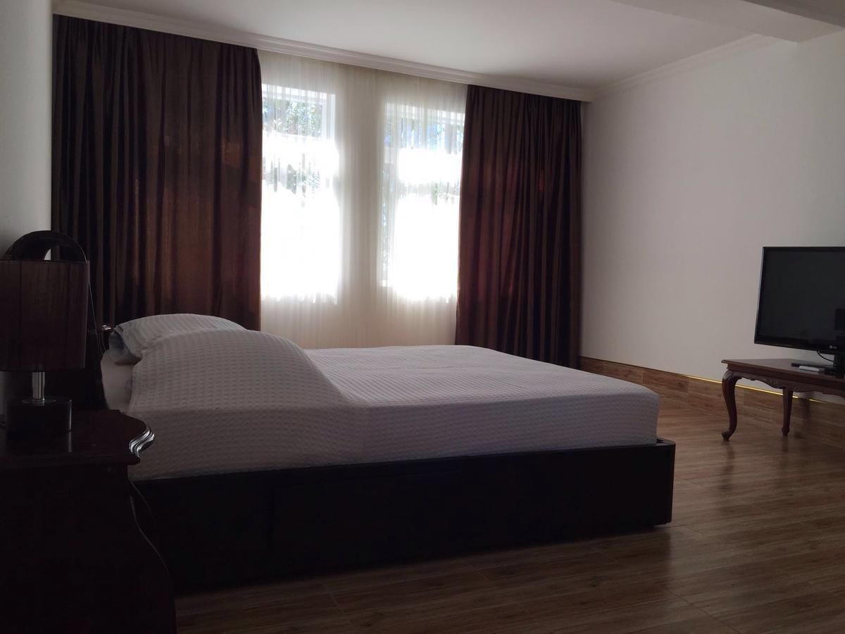 Hotel Simpatia Koboeleti Buitenkant foto