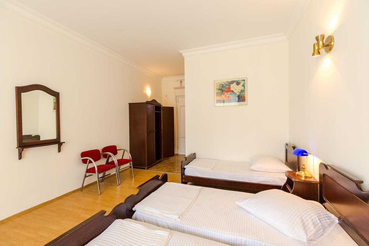 Hotel Simpatia Koboeleti Buitenkant foto